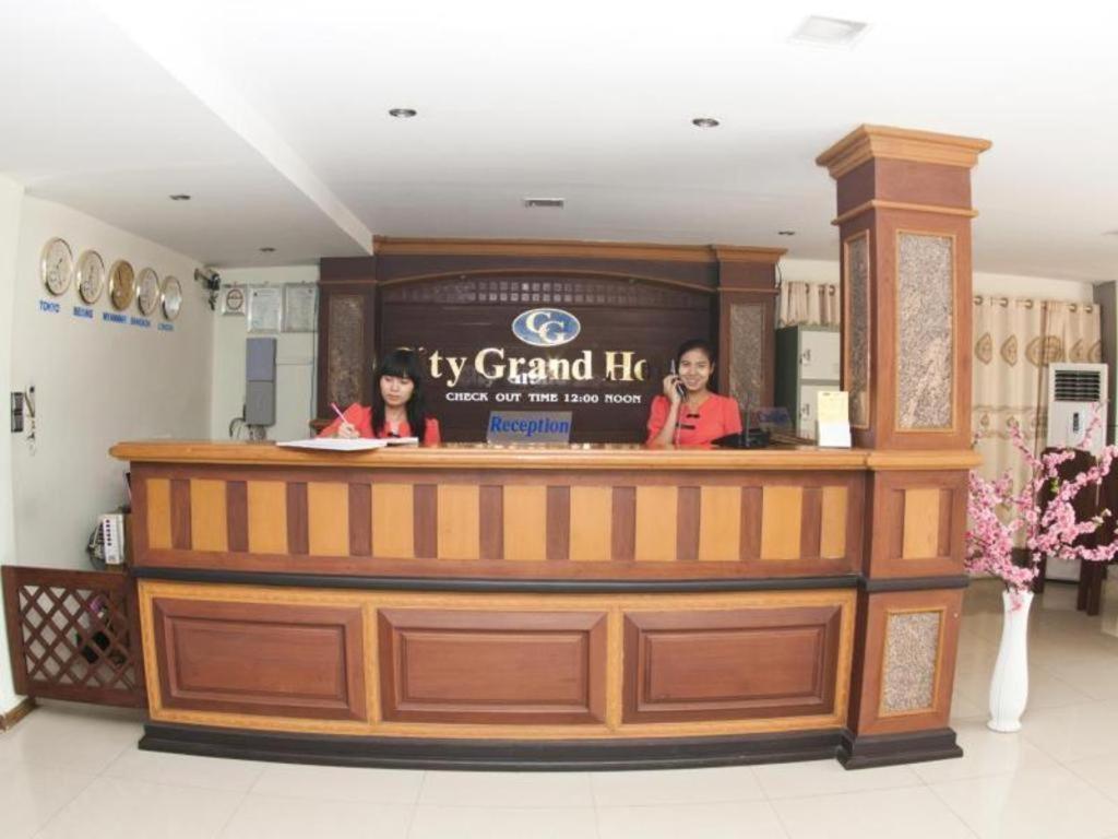 City Grand Hotel Mandalay Buitenkant foto
