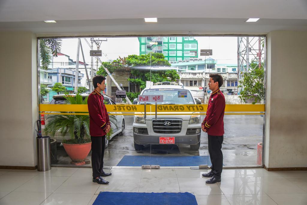 City Grand Hotel Mandalay Buitenkant foto